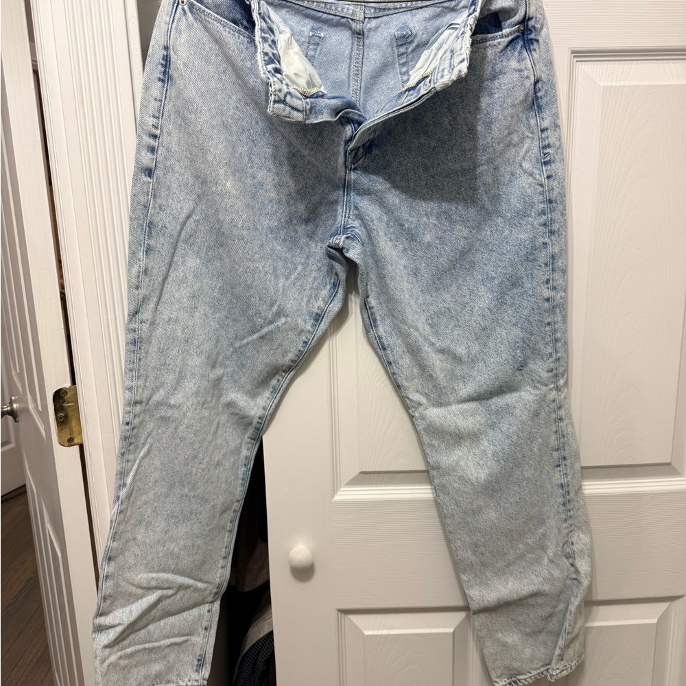 Good American Men's Light Wash Relaxed Jeans